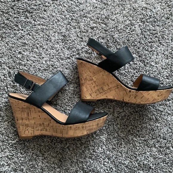 Franco Sarto black wedge sandals - Picture 2 of 5